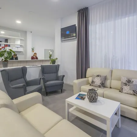 酒店 Victoria 滨海略雷特