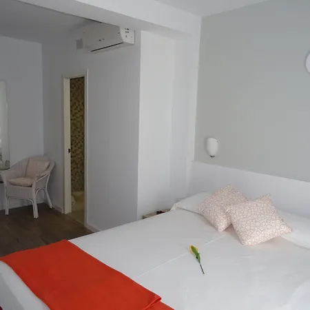 מלון Victoria - Lloret 3*