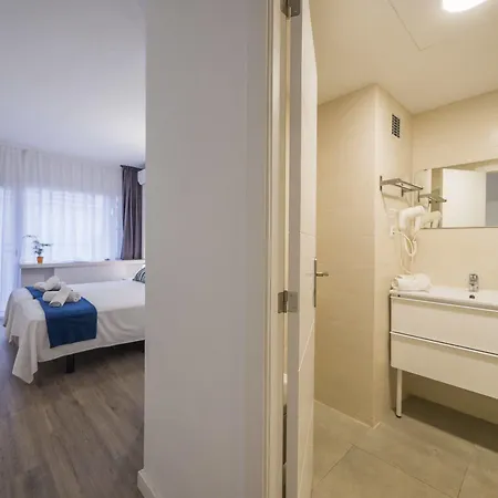 מלון Victoria - Lloret 3*