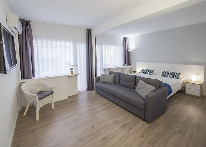 Victoria יורט דה מאר