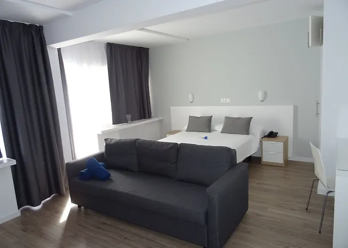 Victoria יורט דה מאר