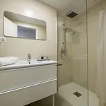 Victoria Hotel 3*